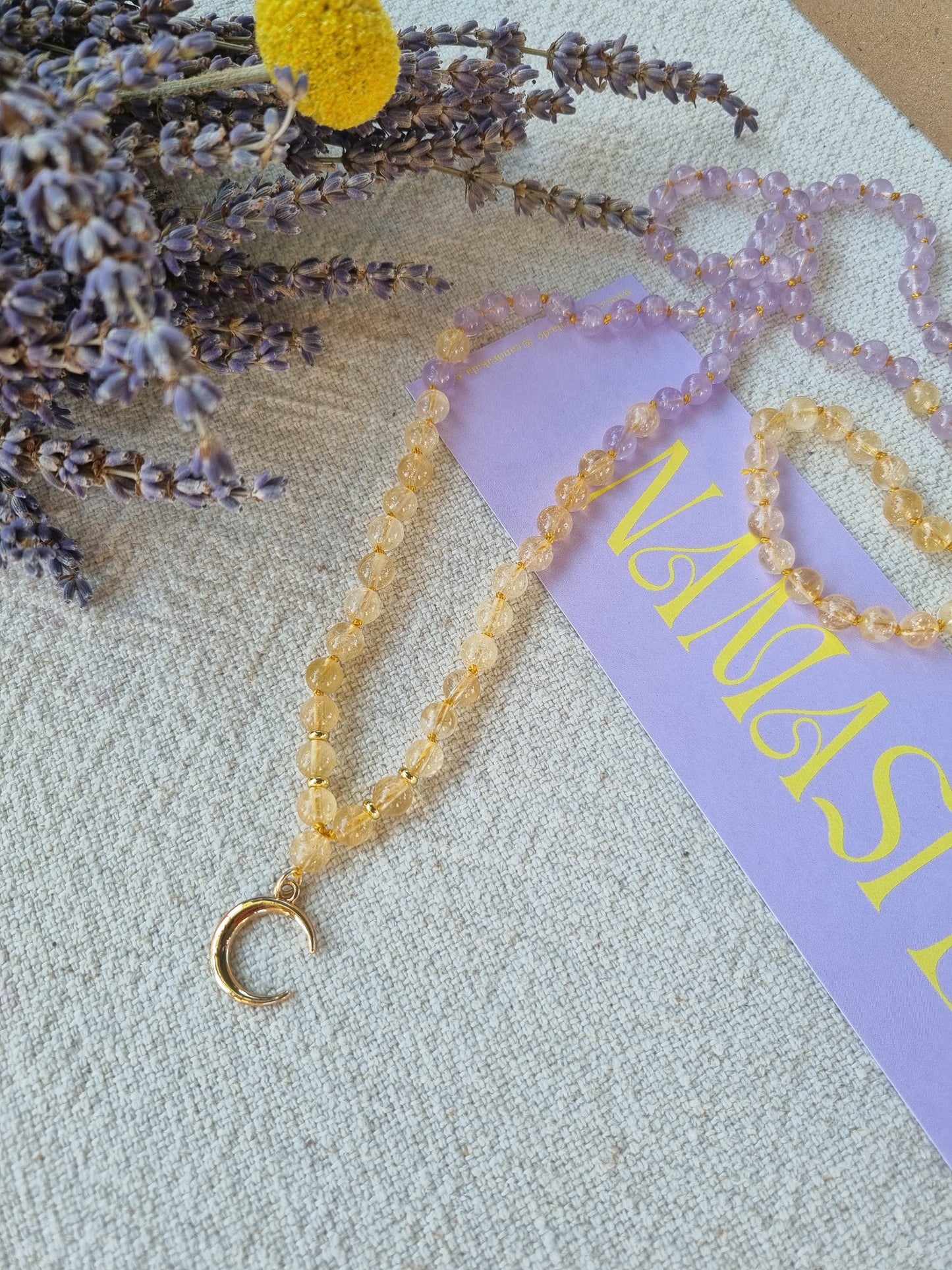 Candrakala Mala - aus Lavendel Amethyst und Citrin