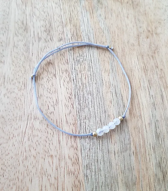 Zartes Mondstein-Armband (4 Perlen) für Harmonie, Ausgeglichenheit & Verbundenheit